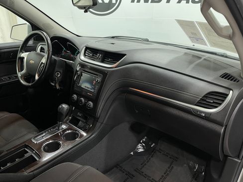 Used 2017 Chevrolet Traverse LT image 18