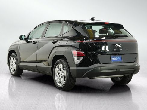 Certified 2024 Hyundai Kona SE FWD image 3
