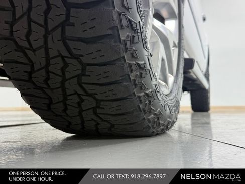 Used 2018 GMC Sierra 1500 SLT w/ Texas SLT Premium Package AWD/4WD image 10