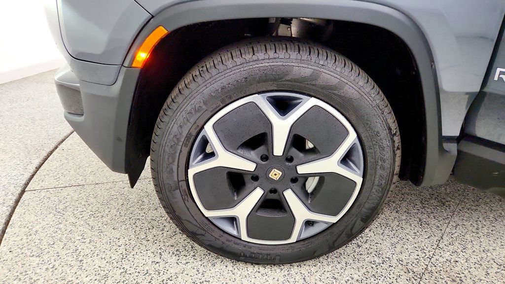 Used 2024 Rivian R1S Adventure Dual AWD/4WD image 9