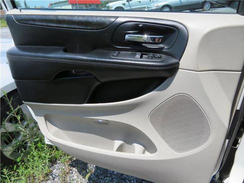 Used 2013 RAM C/V Tradesman image 10