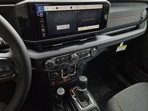 New 2026 Jeep Gladiator Rubicon AWD/4WD image 17