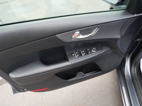 Used 2021 Kia Forte LXS FWD image 16