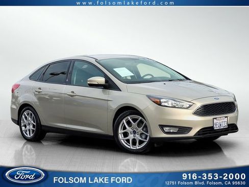 Used 2015 Ford Focus SE w/ Equipment Group 201A image 1