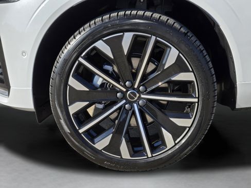 Used 2026 Volvo XC60 B5 Ultra w/ Protection Package Premier AWD/4WD image 13