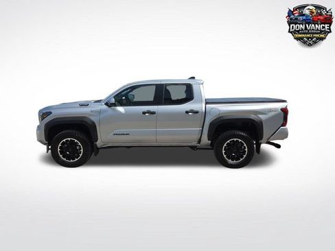 Used 2026 Toyota Tacoma TRD Off-Road AWD/4WD image 2