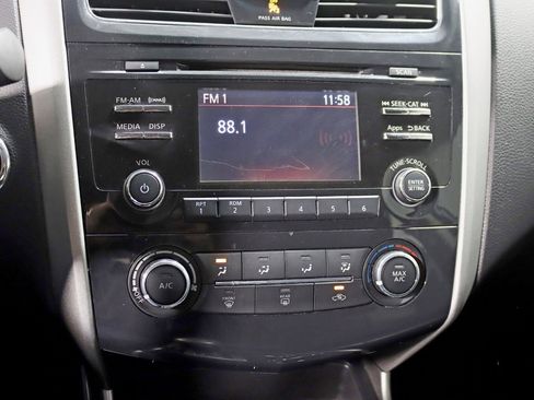 Used 2015 Nissan Altima 2.5 S w/ Power Driver Seat Package FWD image 16