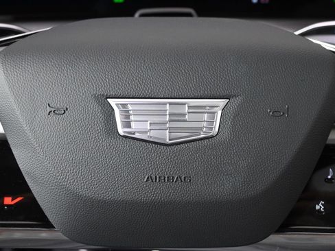 New 2027 Cadillac Vistiq Sport w/ LPO, Floor Liner Package AWD/4WD image 34