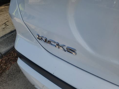 Used 2024 Nissan Kicks S image 8