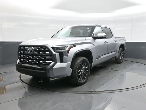 Used 2023 Toyota Tundra Platinum image 3