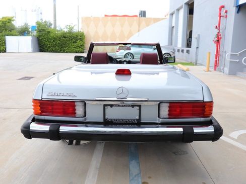 Used 1987 Mercedes-Benz 560 SL image 9