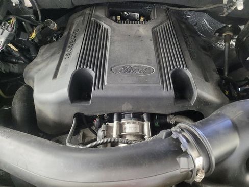 Used 2019 Ford Expedition XLT w/ Equipment Group 202A AWD/4WD image 30