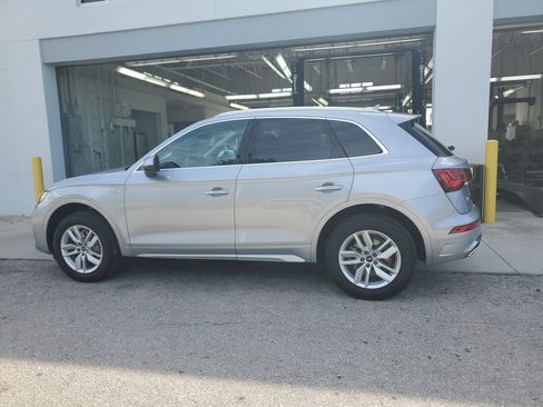Certified 2023 Audi Q5 2.0T Premium w/ Convenience Package AWD/4WD image 7