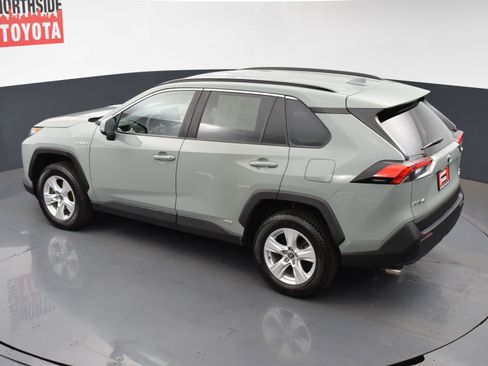 Used 2021 Toyota RAV4 XLE image 18