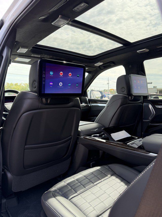 Used 2026 Cadillac Escalade Platinum Sport AWD/4WD image 52