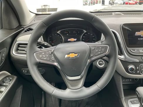 Used 2024 Chevrolet Equinox LT AWD/4WD image 3