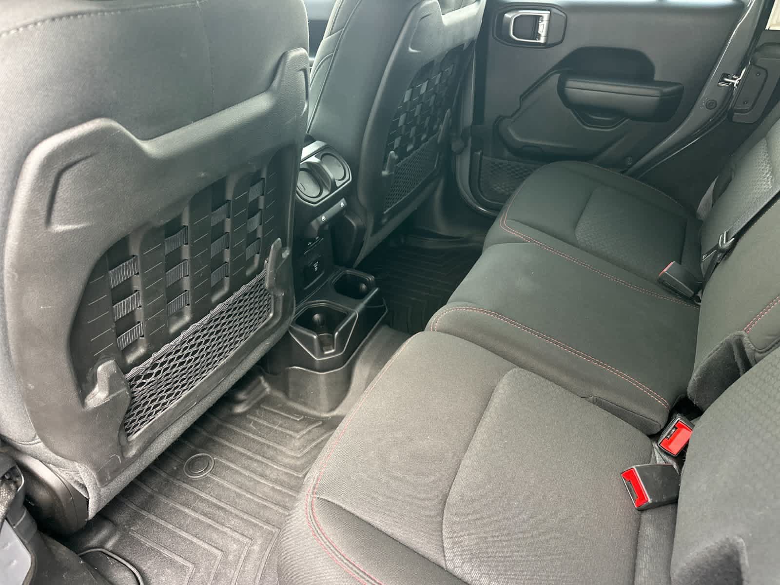 Used 2019 Jeep Wrangler Unlimited Rubicon w/ Cold Weather Group AWD/4WD image 4