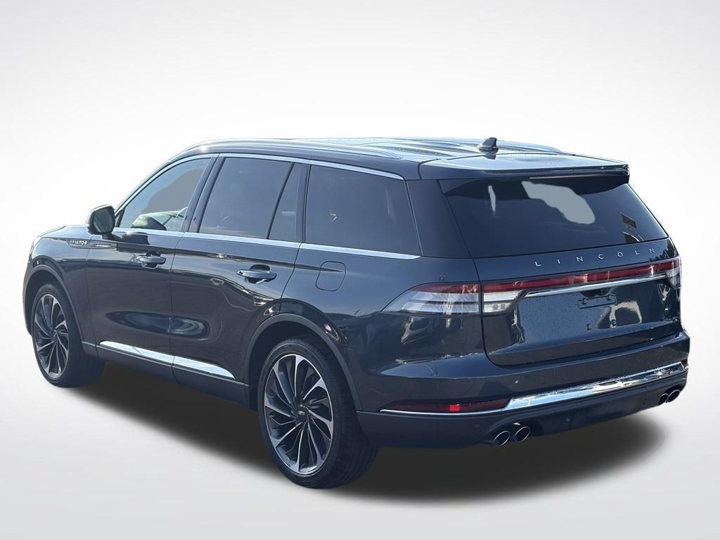Certified 2023 Lincoln Aviator Reserve w/ Equipment Group 201A AWD/4WD image 7