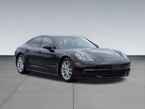 Used 2017 Porsche Panamera 4 image 7