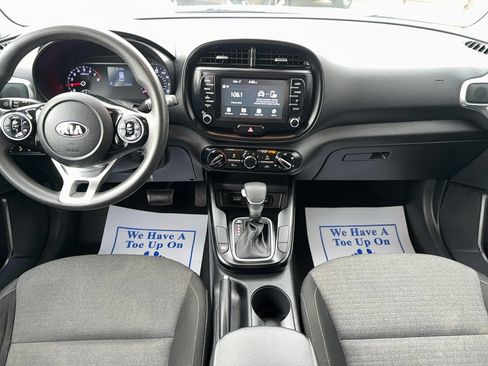 Used 2020 Kia Soul S FWD image 13