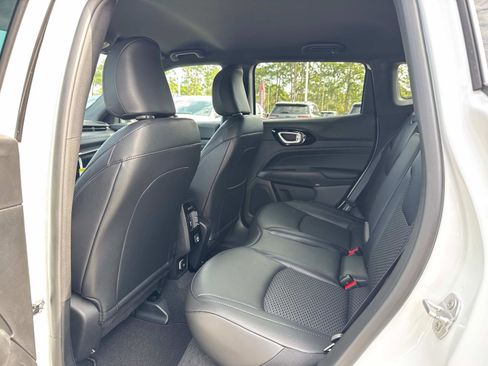 New 2026 Jeep Compass Latitude image 15