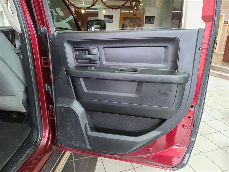 Used 2017 RAM 1500 Express AWD/4WD image 15