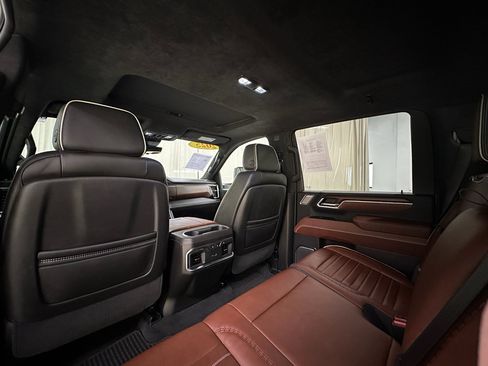 Certified 2025 GMC Sierra 2500 Denali Ultimate AWD/4WD image 16