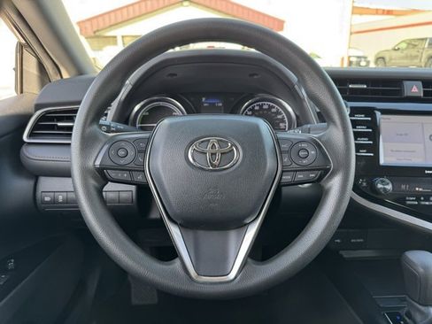 Certified 2020 Toyota Camry LE image 31
