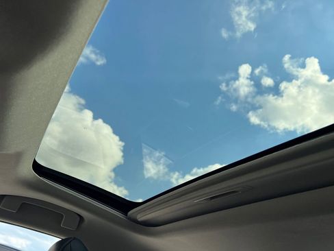 New 2025 Nissan Sentra SR w/ SR Premium Package image 7