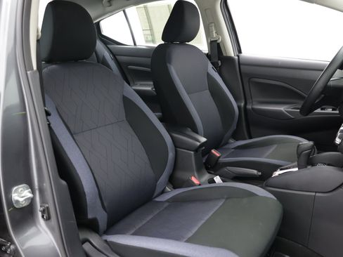 Used 2025 Nissan Versa SV FWD image 32