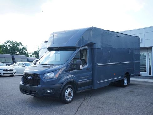 Used 2022 Ford Transit 350 DRW RWD image 5