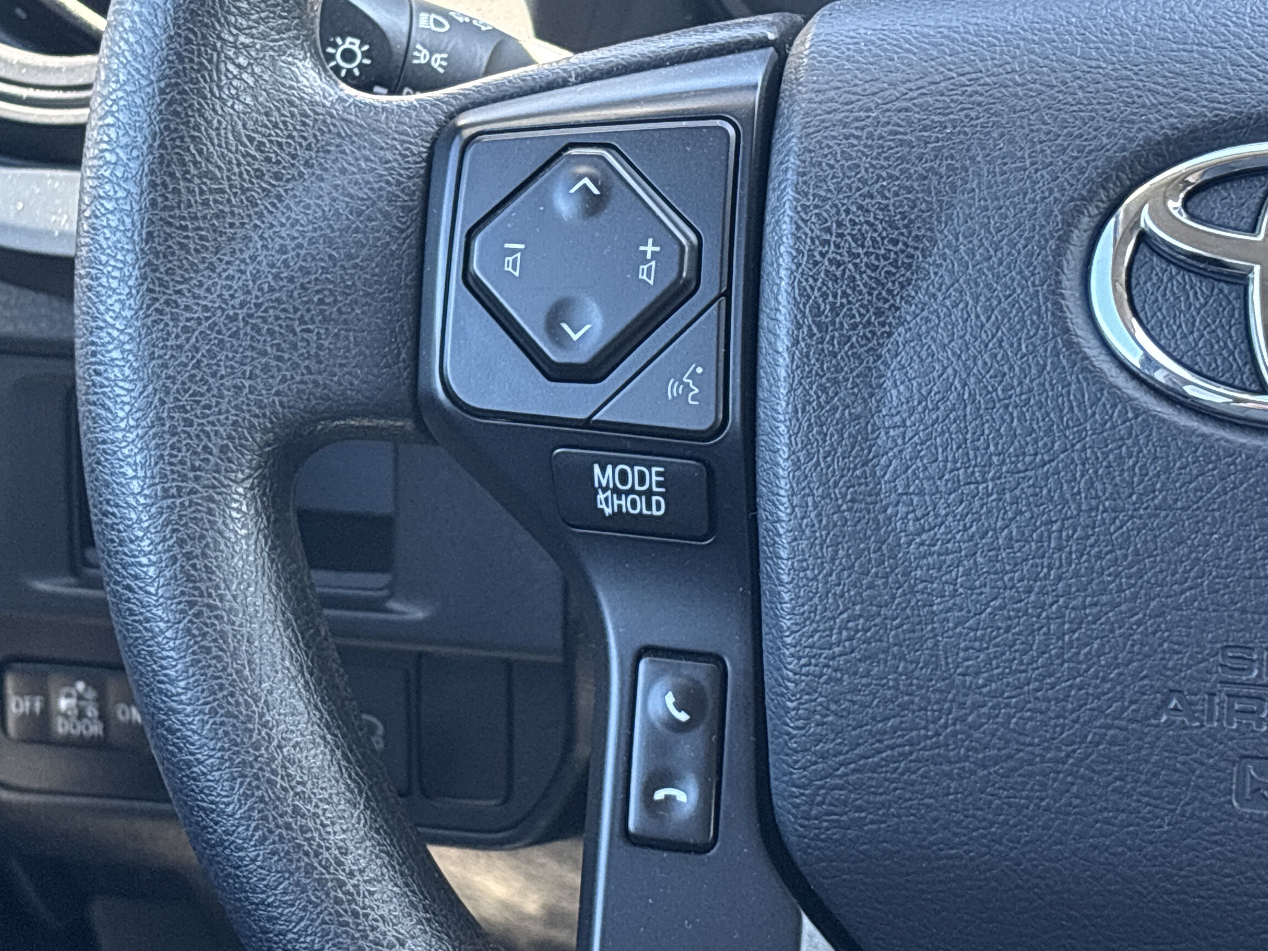 Used 2019 Toyota Tacoma SR w/ SR Convenience Package AWD/4WD image 7