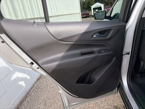 Used 2020 Chevrolet Equinox LT w/ Driver Convenience Package image 31