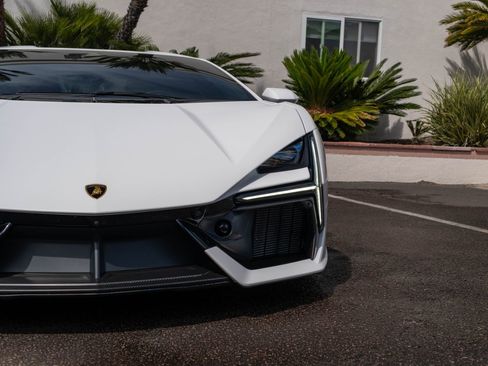 Used 2025 Lamborghini Revuelto image 26