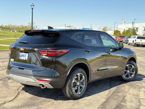 Used 2025 Chevrolet Blazer LT AWD/4WD image 4