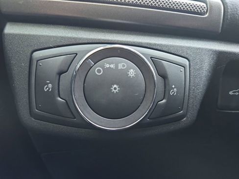 Used 2019 Ford Fusion SE image 10