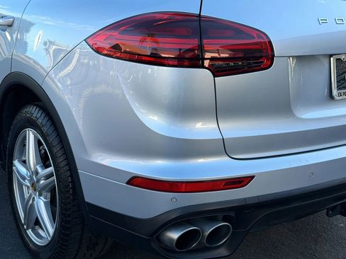 Used 2016 Porsche Cayenne S AWD/4WD image 23