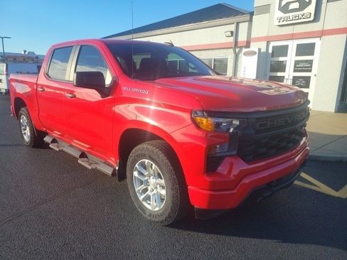 Used 2022 Chevrolet Silverado 1500 Custom image 1
