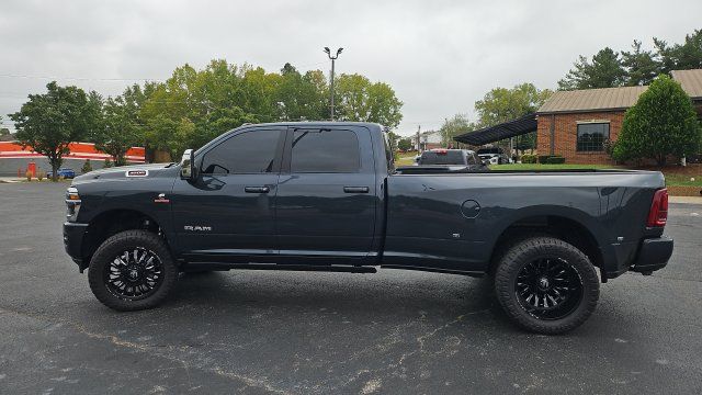 Used 2026 RAM 3500 Laramie AWD/4WD image 19