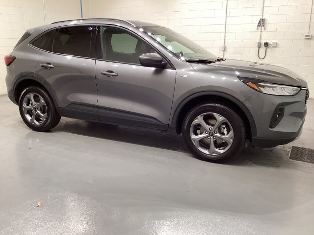 Used 2025 Ford Escape ST-Line Select AWD/4WD image 9