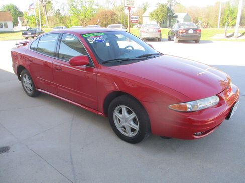 Used 2002 Oldsmobile Alero GL FWD image 17