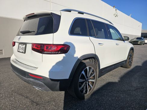 Used 2022 Mercedes-Benz GLB 250 image 2