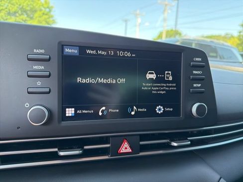Certified 2025 Hyundai Elantra SE FWD image 15