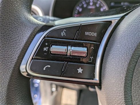 Used 2022 Kia Forte LXS image 10
