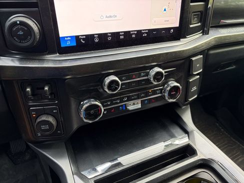 Used 2025 Ford F250 Lariat w/ Lariat Ultimate Package AWD/4WD image 19