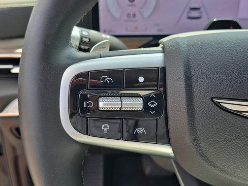 Used 2025 Genesis GV80 2.5T Prestige image 33