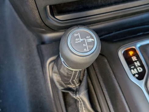 Used 2024 Jeep Wrangler Unlimited Sahara image 33