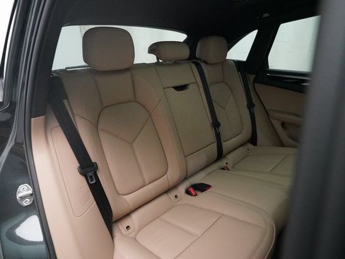 Used 2026 Porsche Macan AWD/4WD image 31