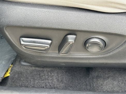 Used 2021 Toyota RAV4 XLE image 23