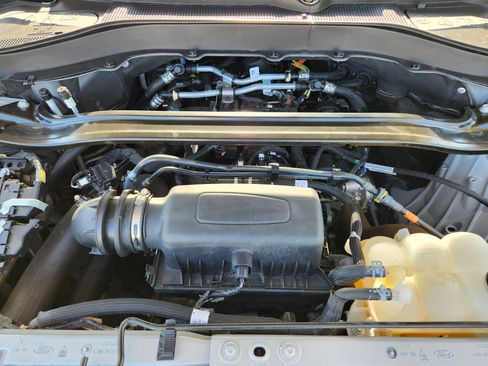 Used 2023 Ford Explorer ST-Line w/ Class IV Trailer Tow Package image 30